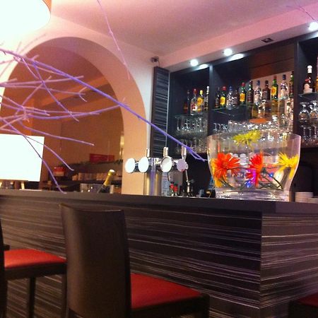Albert Premier Hotel Bagnoles-de-l'Orne Экстерьер фото
