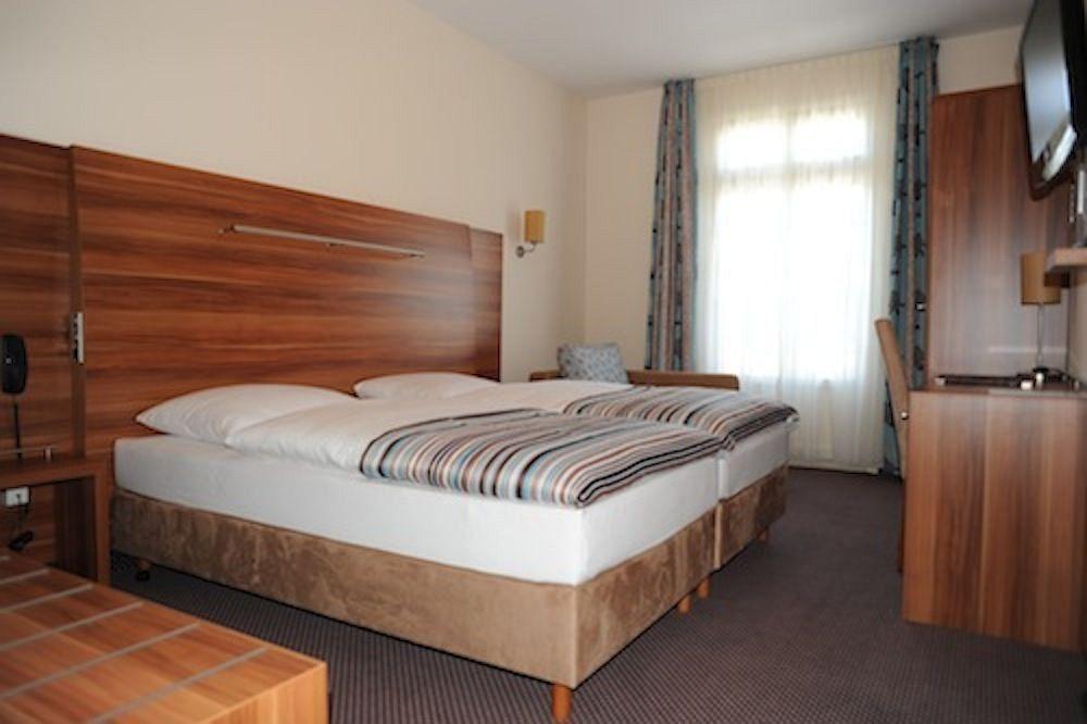 Albert Premier Hotel Bagnoles-de-l'Orne Экстерьер фото